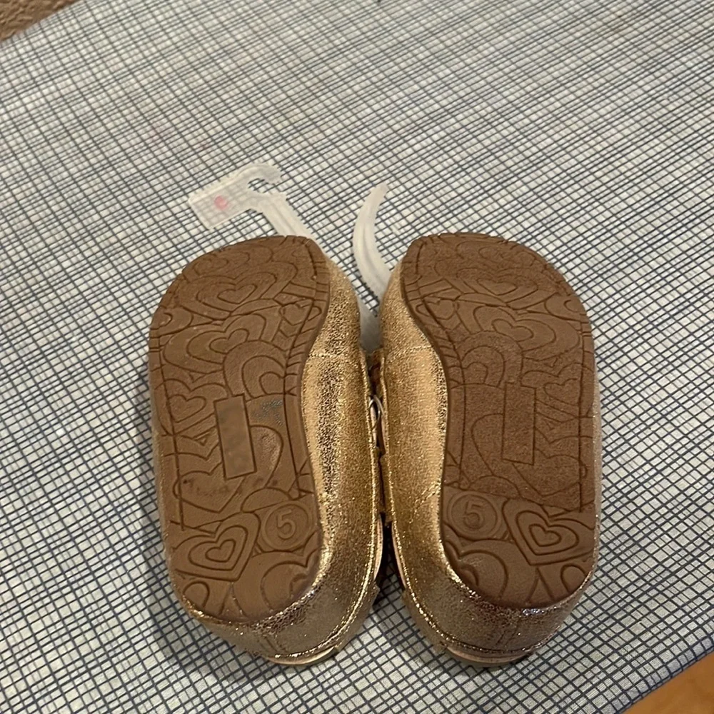 NEW Gold Glitter faux Fur Lined Moccasins Size 5